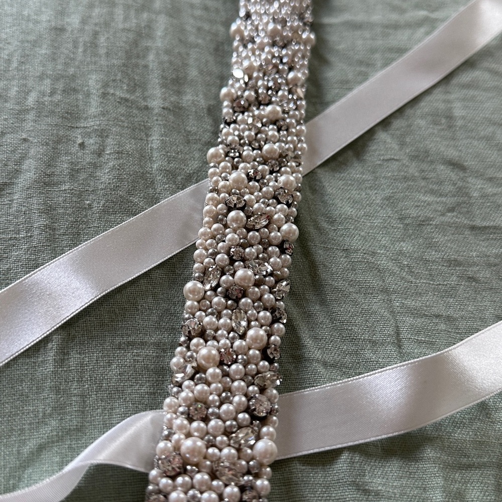 UNTAMED PETALS BY AMANDA JUDGE Pearl and Silver Beaded Belt for a Wedding Dress